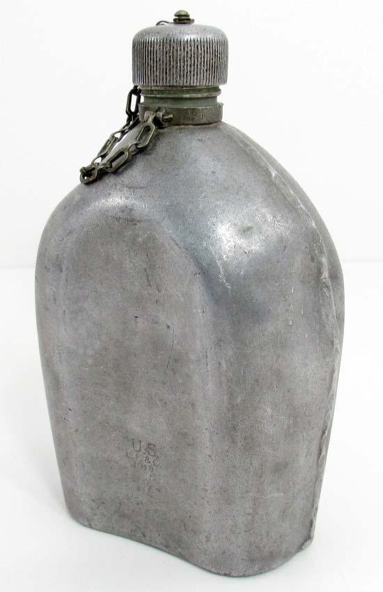 WW1 US ARMY MILITARY COMBAT CANTEEN W/ COMBAT INFLICTED BULLET HOLE