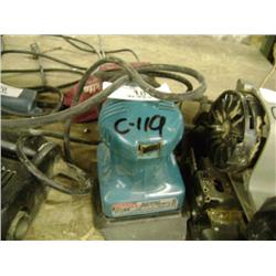 MAKITA B04562 SANDER