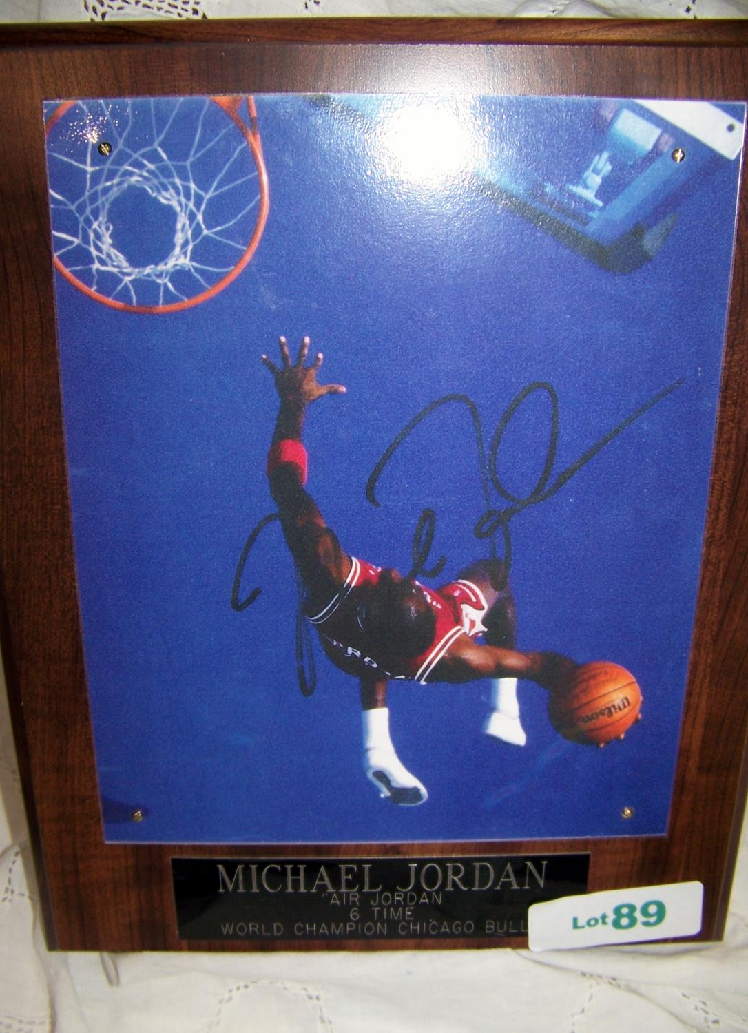 MICHAEL JORDAN HAND SIGNED PLAQUE WITH COA