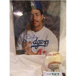 (2) PIECE LOT RAUL MONDESI HANDSIGNED BASEBALL & 8X10 COLOR PHOTOGRAPH