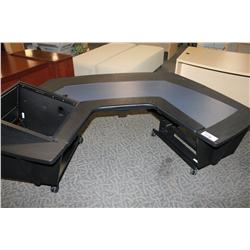 U-SHAPE SOFTWARE DEVELOPMENT WORKSTATION C/W