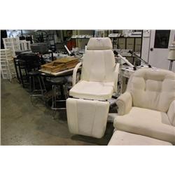 WHITE GAS LIFT TILTING SPA CHAIR