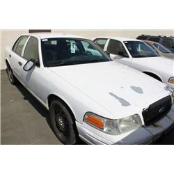 2006 WHITE FORD CROWN VICTORIA POLICE SERIES 4DR