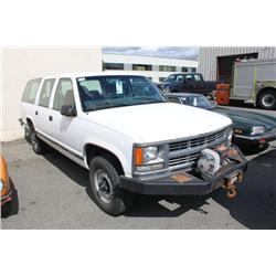1999 WHITE CHEVROLET SUBURBAN 4DR SUV