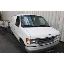 1992 WHITE FORD ECONOLINE CARGO VAN