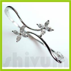 Genuine 1 ctw 14K Diamond Studded Fashion Bangle G  SI2
