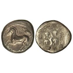 Estátera. -  385-360 a.C. -  MARONEIA. -  TRACIA. -  Anv.: Caballo corriendo a izquierda. Rev.: En c