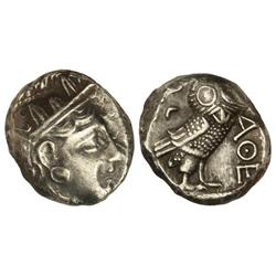 Tetradracma. -  393-300 a.C. -  ATENAS. -  Anv.: Cabeza de Atenea con casco a derecha. Rev.: Lechuza