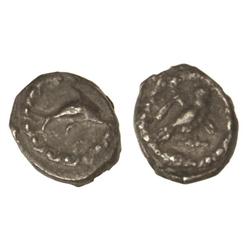 1/12 Shekel. -  425 a.C. -  TIRO. -  Anv.: Delfín a derecha. Rev.: Lechuza a derecha portando tiara.