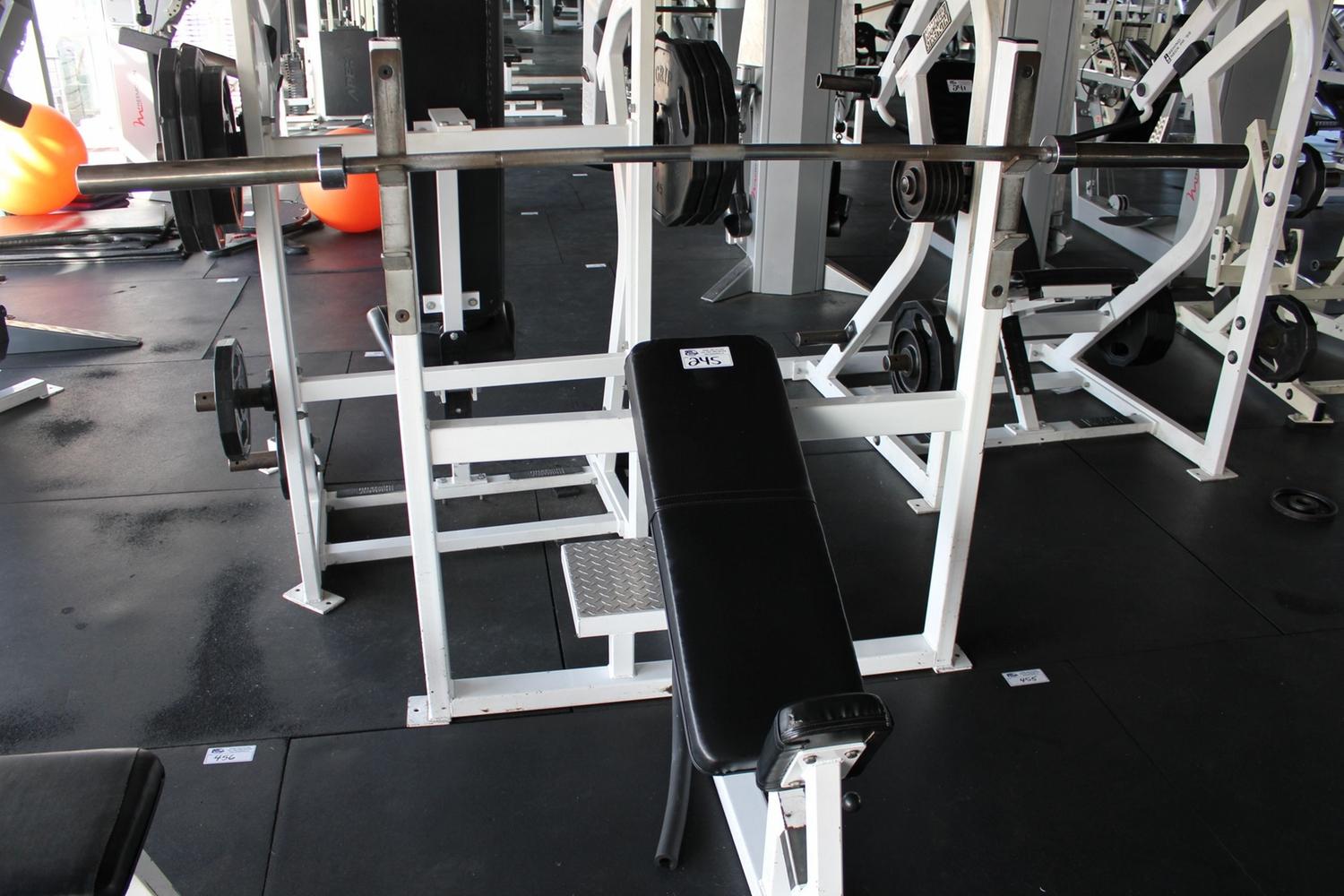 Apex Bench Press Station C W Bar