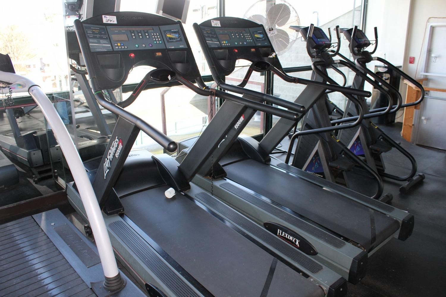 LIFE FITNESS 9500HR FLEXDECK TREADMILL