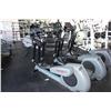 Image 2 : LIFE FITNESS 9100 ELIPTICAL MACHINE