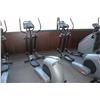 Image 2 : LIFE FITNESS 9500HR ELIPTICAL MACHINE