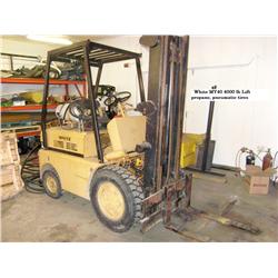 White MY 40 4000 lb Forklift