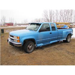 1994 GMC 1 Ton Dually Truck, Ext Cab, Long Box, Fifth Wheel Ball Hitch, 4X4, Not Safetied