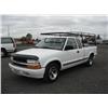 Image 1 : 2001 Chevrolet S10 LS Xtra Cab Pickup Truck
