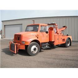 2001 International 4900 S/A Tow Truck