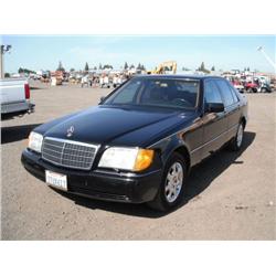1992 Mercedes 400SE Sedan