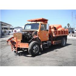* 1993 International 4900 S/A Dump Truck