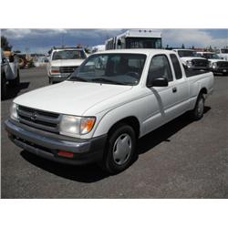 1999 Toyota Tacoma Xtra Cab Pickup