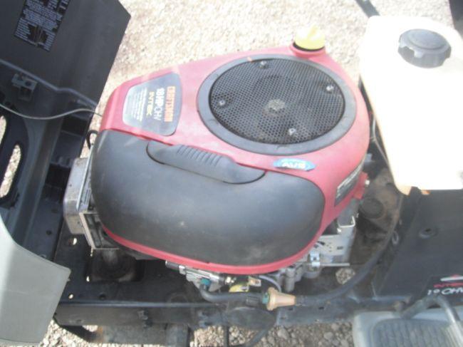 Craftsman LT2000 Riding Lawn Mower