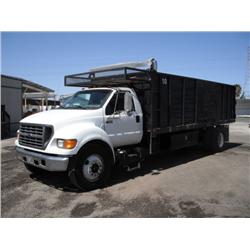 2000 Ford F-650 S/A Debris Dump Truck