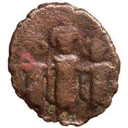 ARAB-BYZANTINE: Three Standing Figures, ca. 700, AE fals (2.12g), Baysan