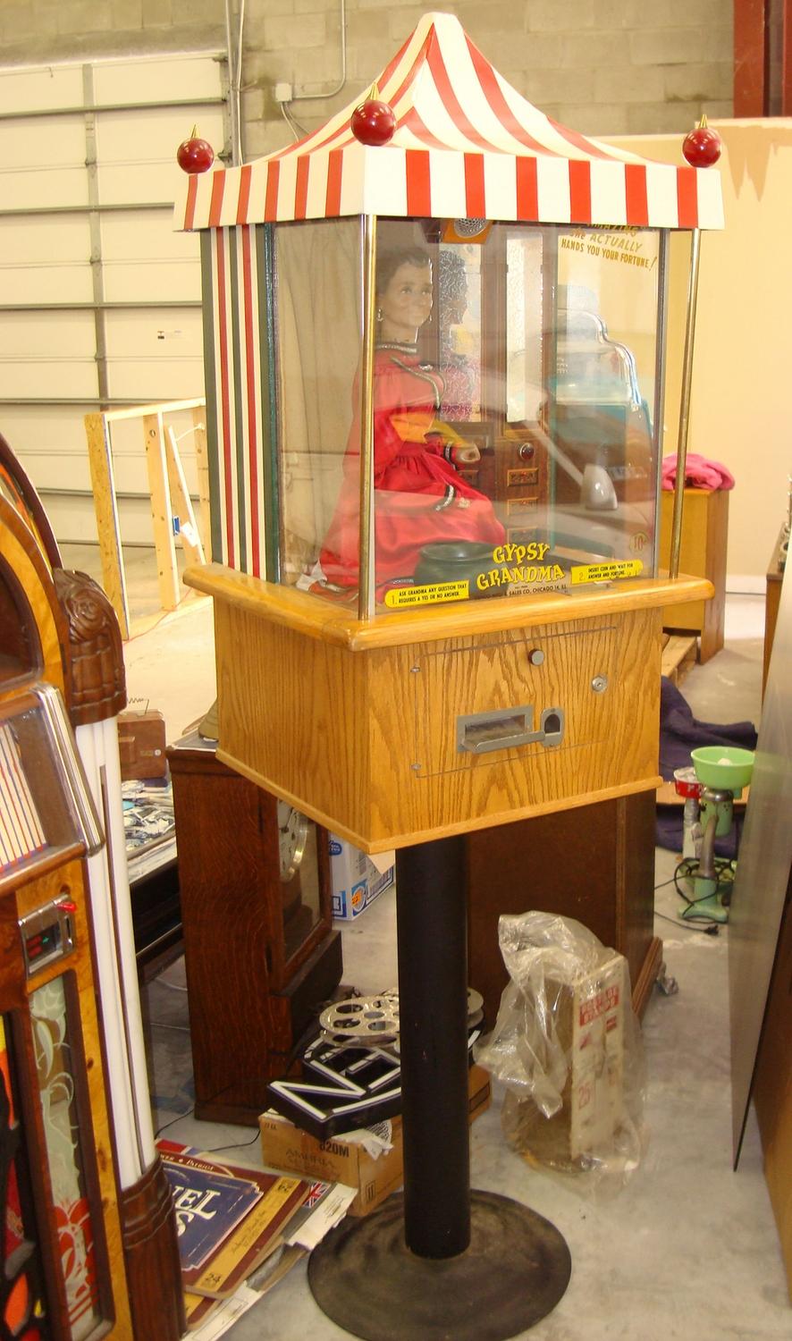 RARE1957 Genco Gypsy Grandma Fortune Teller Arcade Machine