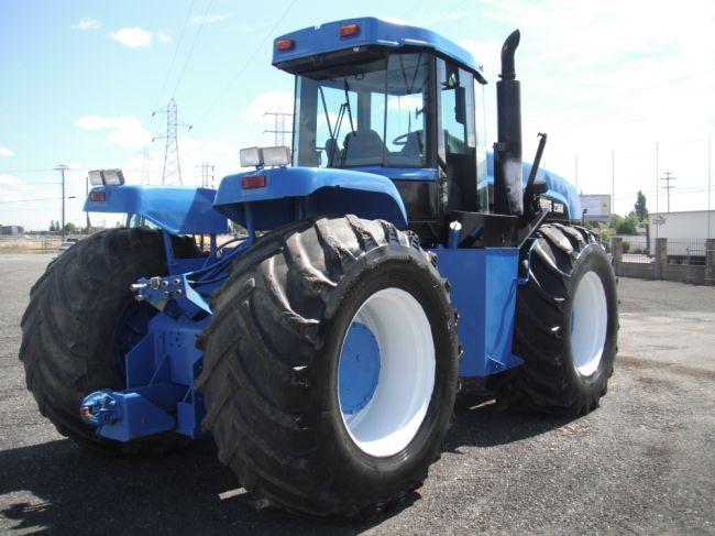 Versatile 2360 2002 Buhler Versatile 2360 4x4 Ag. Tractor