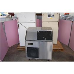 REFRIGERATORS, ICE MACHINE