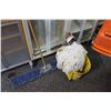 Image 1 : LOT OF JANITORIAL SUPPLIES