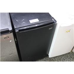 SANYO BLACK BAR FRIDGE