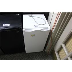 DIPLOMAT WHITE BAR FRIDGE