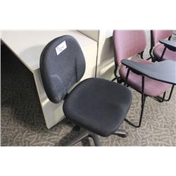 BLACK GAS LIFT STENO CHAIR