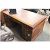 Image 2 : LEATHER INLAY TRADITIONAL EXECUTIVE DESK
