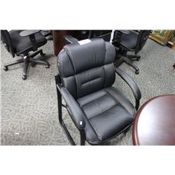 BLACK LEATHER CLIENT CHAIR