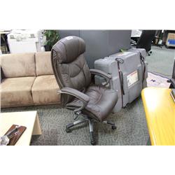 DARK BROWN LEATHER HIGHBACK EXECUTIVE CHAIR