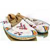 Image 2 : Sioux beaded mocassins