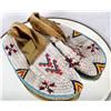 Image 3 : Sioux beaded mocassins