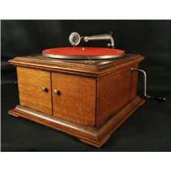 Am Oak table top Victrola