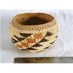 Early 19th c Hupa 7.5" diam  basket