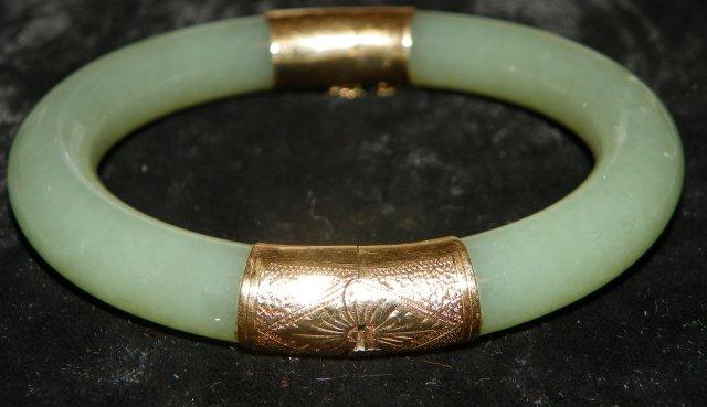 Antique Chinese jade & 14kt gold bracelet