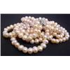 Image 2 : 16" Tri-Color Triple Strand Pearl Necklace