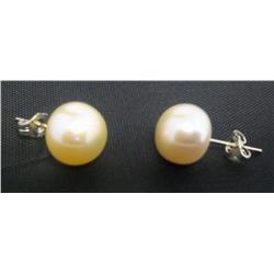 Pale Peach Pearl Earring Set