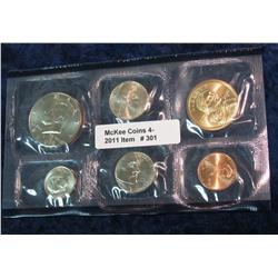 301. 2005 Philadelphia U.S. Mint Set in original cellophane.