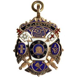1913 Masonic enamel on 14 kt yellow gold pendant