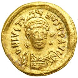 Justin I, 518-527. Gold Solidus (4.43 g) minted at Constantinople. AEF