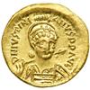Image 1 : Justinian I, 527-565. Gold Solidus (4.47 g) minted at Constantinople. EF