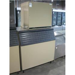 MANITOWOC MOD: BY1005W WATER COOLED ICE MAKER ON MANITOWOC MOD: C700 ICE BIN