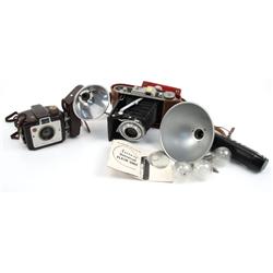 2 VINTAGE CAMERAS ANSCO VIKING & KODAK BROWNIE